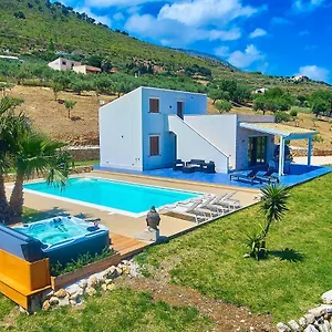 https://villa-ananda.sicilyhotelsitaly.net